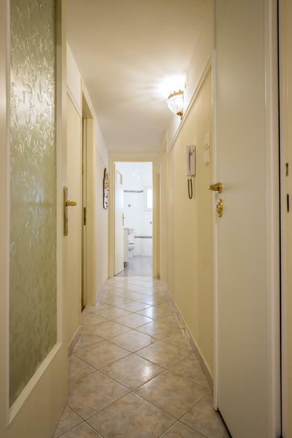 Classy 2 Bedroom Apartment Near Acropolis & Metro Aten Exteriör bild
